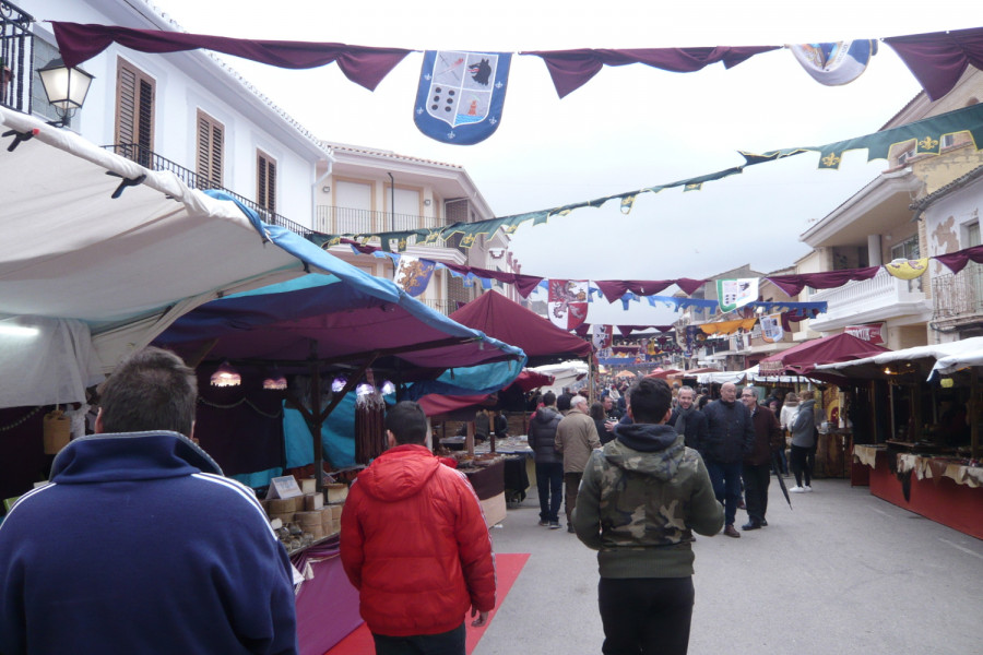 Visita al mercado medieval de Llombai. Menores de 'Anassim'. Fundación Diagrama.