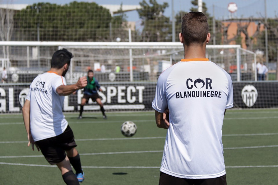 Un menor del centro de acogida ‘Anassim’ de Llanera de Ranes participa en un torneo organizado por la Fundació Valencia CF