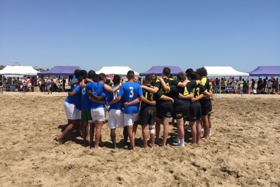 Los menores atendidos en el centro de acogida ‘Torrent’ participan en el Torneo Internacional de Rugby Playa ‘Seven Tiburón’. Fundación Diagrama. Comunidad Valenciana 2019. 