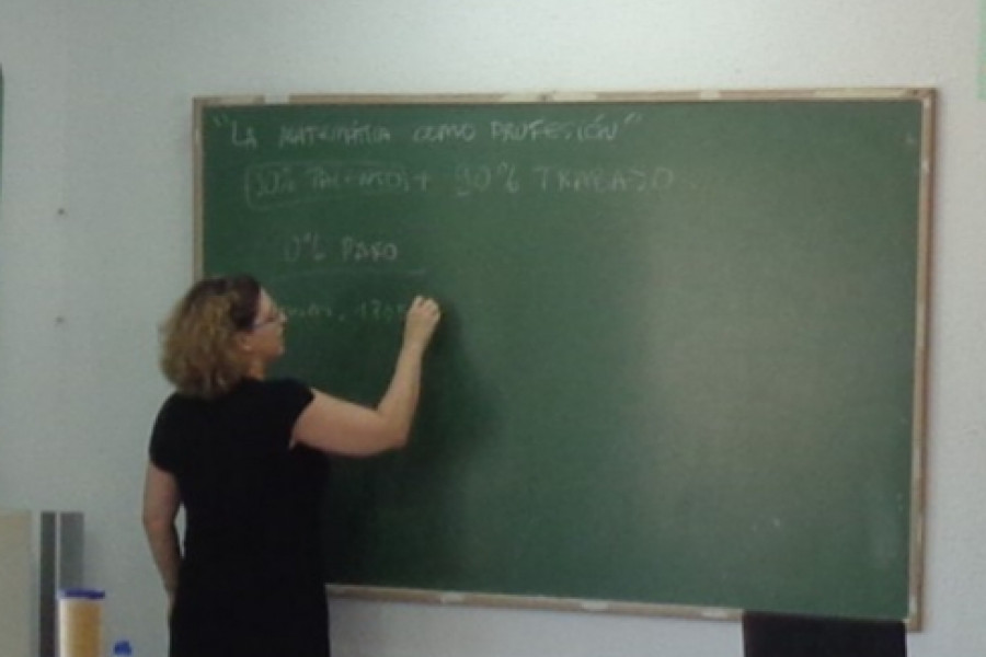 Los menores atendidos en el centro de acogida ‘Alácera’ de Caudete (Albacete) descubren el mundo de las matemáticas con la profesora Teresa Arias. Fundación Diagrama. Castilla-La Mancha 2019. 