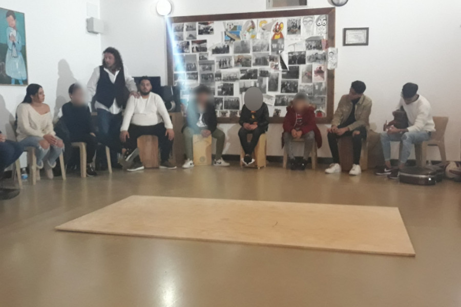 Los menores atendidos en el centro ‘La Jara’ de Alcalá de Guadaíra (Sevilla) reciben la visita del bailaor flamenco Francisco J. Suarez ‘El Torombo’ y su grupo. Fundación Diagrama. Andalucía 2019.  