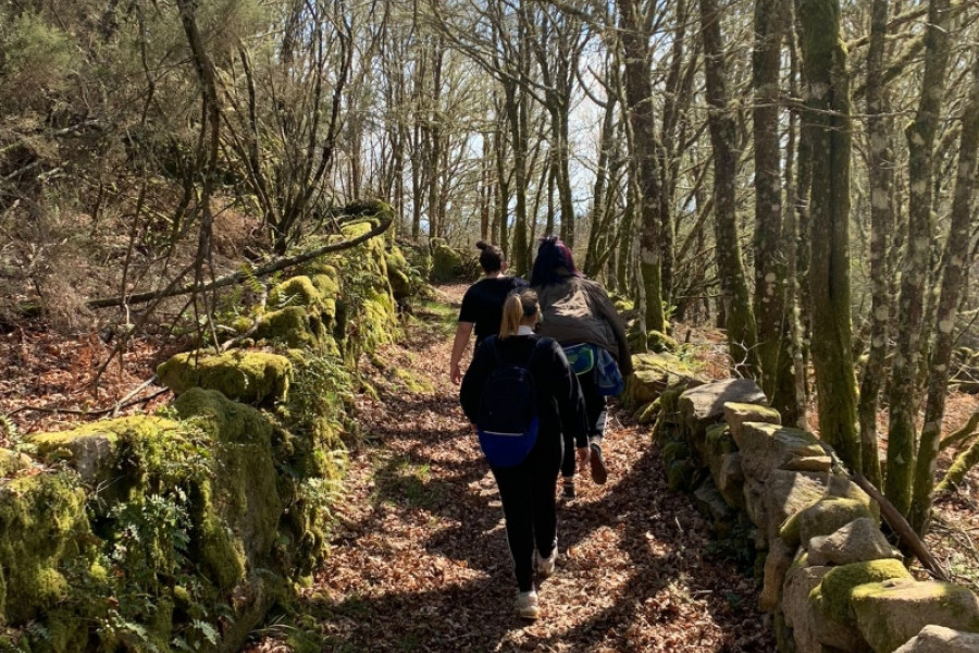 Los menores atendidos en el centro ‘Montealegre’ de Ourense realizan una excursión por el entorno natural de la localidad