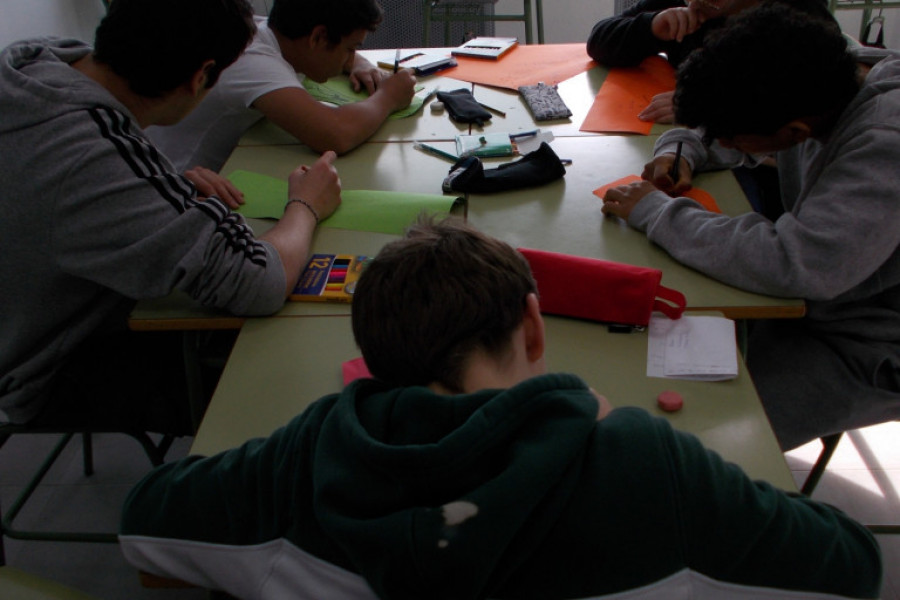 Los menores atendidos en el centro ‘Montefiz’ de Ourense conmemoran con numerosas actividades el Día Escolar de la No Violencia y la Paz. Fundación Diagrama. Galicia 2020.