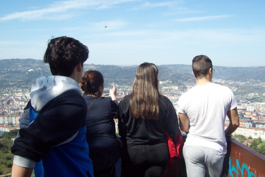 Los menores atendidos en el centro ‘Montefiz’ de Ourense realizan una visita al parque botánico Montealegre. Fundación Diagrama. Galicia 2019. 