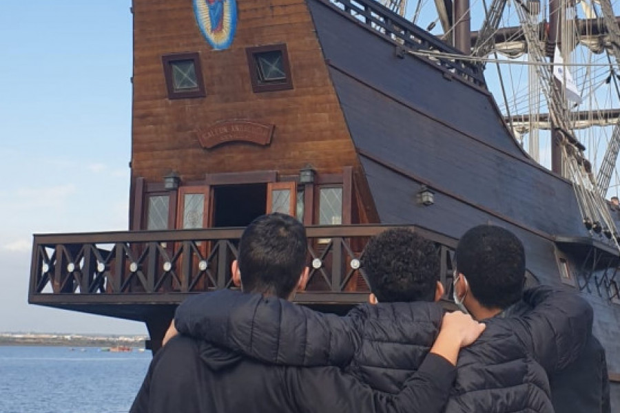 Menores atendidos en el centro ‘Odiel’ de Huelva descubren la historia de las grandes expediciones marítimas en Exploraterra 2022
