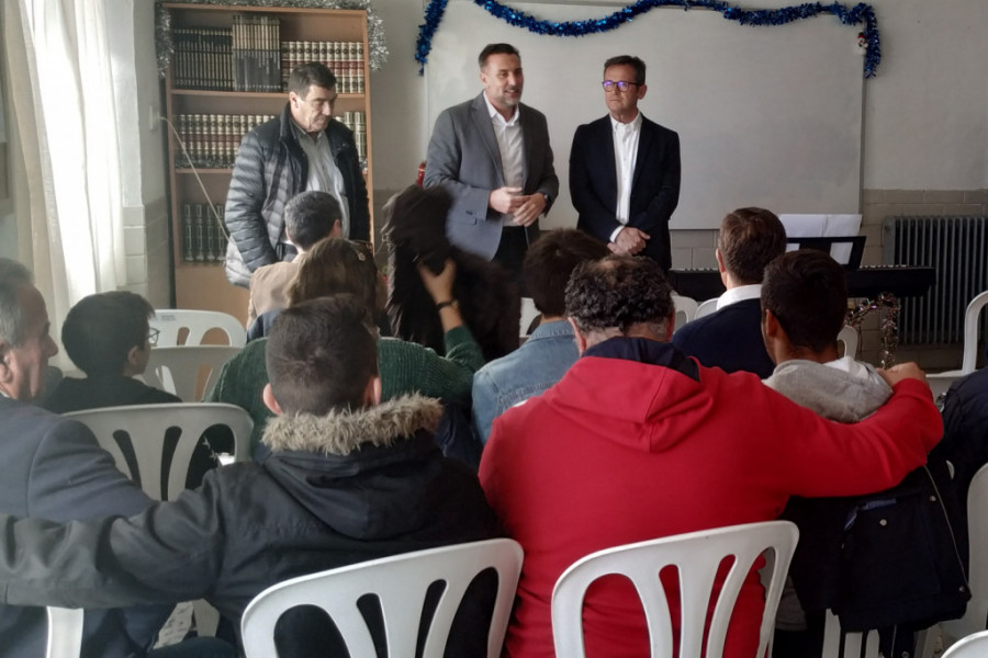 Los menores atendidos en el centro ‘San Miguel’ de Granada reciben la visita de varios representantes del Gobierno autonómico, policía y juzgados. Fundación Diagrama. Andalucía 2019. 