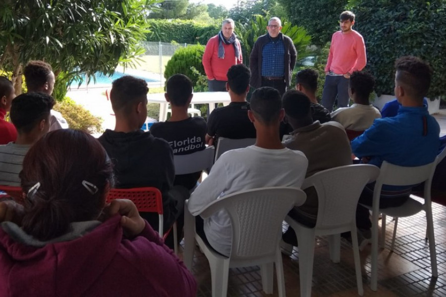 Los menores atendidos en el centro ‘Torrent’ asisten a una charla sobre actividades educativas de la Fundació Valencia CF. Comunidad Valenciana. Fundación Diagrama 2018.
