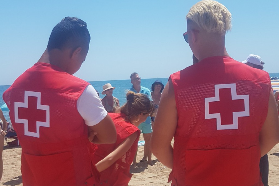 Los menores del centro de acogida ‘Pablo Picasso’ de Vinaròs (Castellón) participan en una actividad de sensibilización sobre protección solar. Fundación Diagrama. Comunidad Valenciana 2019.