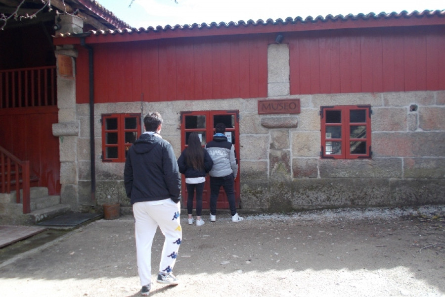 Menores del centro de atención específica ‘Montefiz’ de Ourense visitan la localidad orensana de Allariz. Fundación Diagrama. Galicia 2022