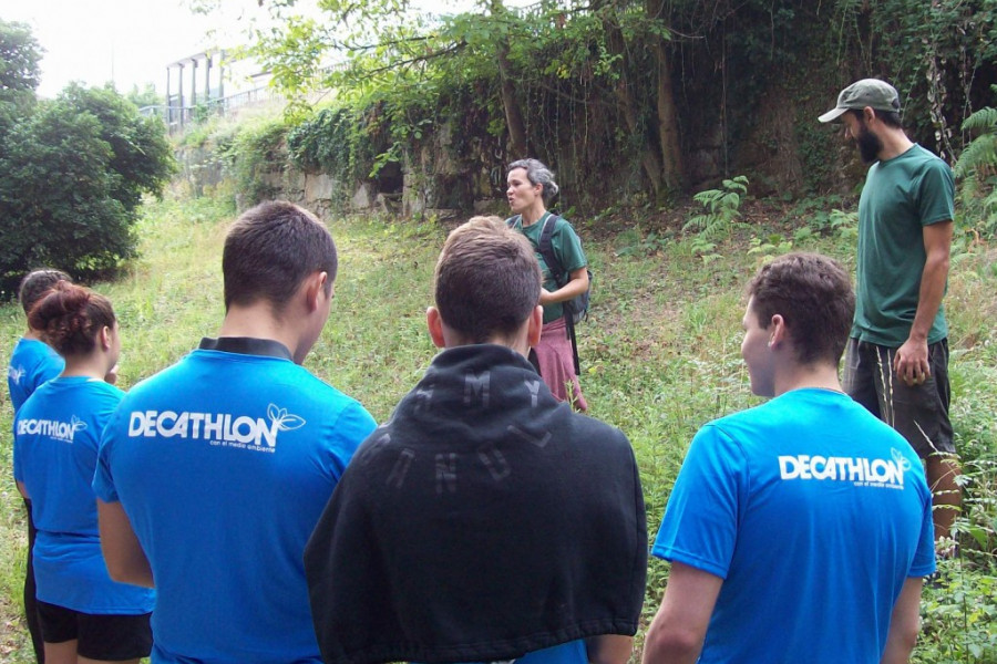 Los jóvenes de los centros ‘Montefiz’ y ‘Monteledo’ de Ourense participan en la quinta jornada de voluntariado ambiental de Decathlon. Fundación Diagrama. Galicia 2018.