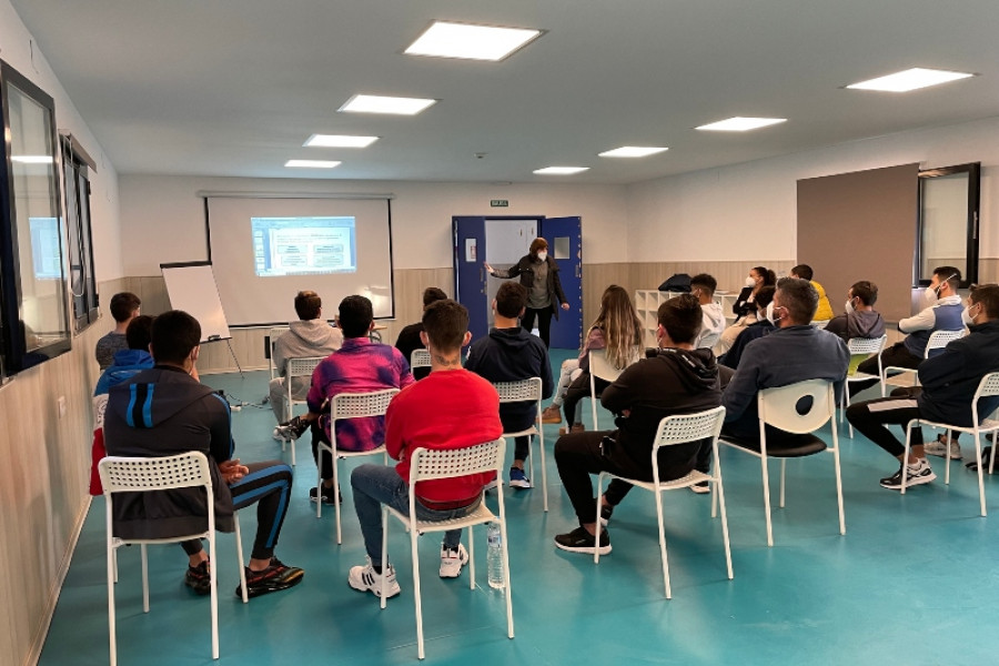 Los menores en el centro ‘Odiel’ de Huelva inician un curso de prevención de adicciones impartido por la asociación onubense ARO