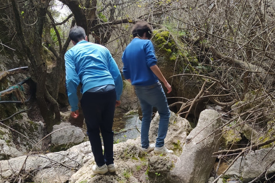 Los menores del centro ‘San Miguel’ de Granada realizan varias rutas senderistas dentro del programa de actividades al aire libre del recurso