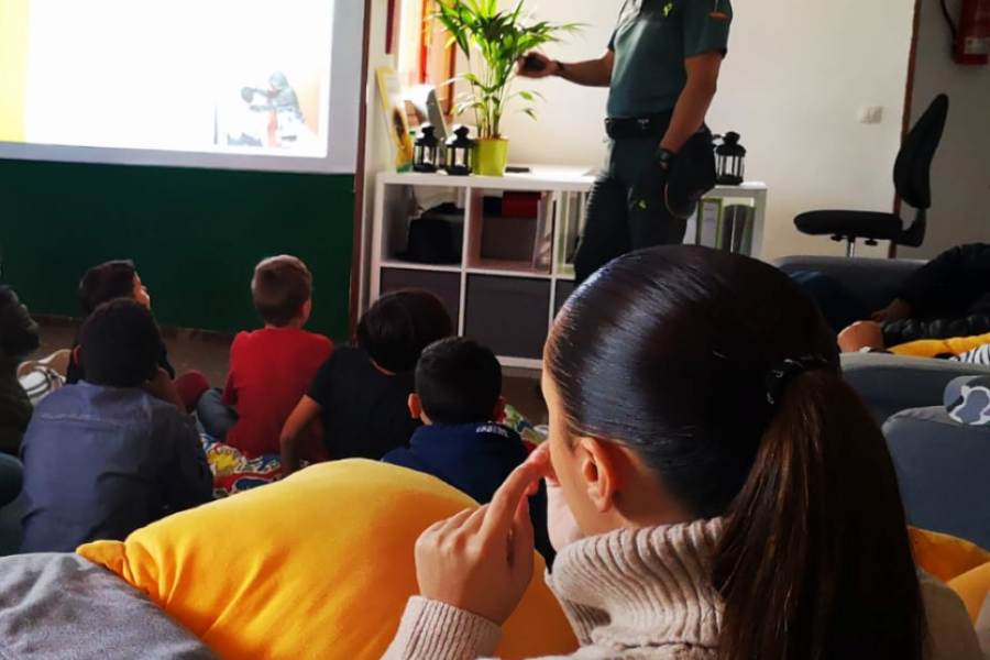 Los menores atendidos en los centros ‘Cardones’, ‘Cachibache’ y ‘Valsequillo’ asisten a una charla sobre acoso escolar y ciberbullying. Fundación Diagrama. Canarias 2019. 