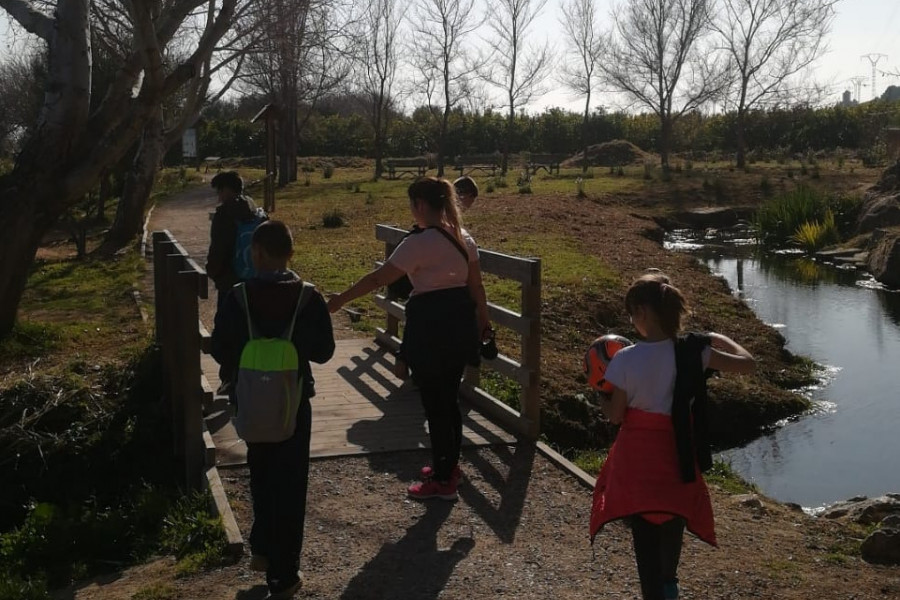Menores del centro ‘Massamagrell’ de Valencia participan en una ruta de senderismo por la localidad castellonense de Almenara. Fundación Diagrama. Comunidad Valenciana 2019.