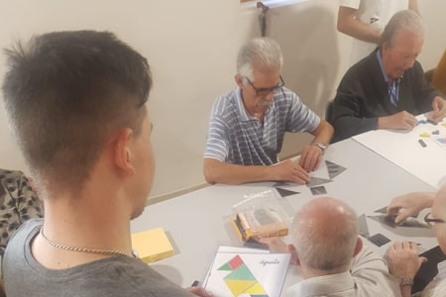 Los menores atendidos en el Servicio Integral de Medio Abierto de Jaén participan en una jornada de convivencia con usuarios de la Asociación Provincial de Parkinson de Linares – Jaén. Fundación Diagrama. Andalucía 2019. 