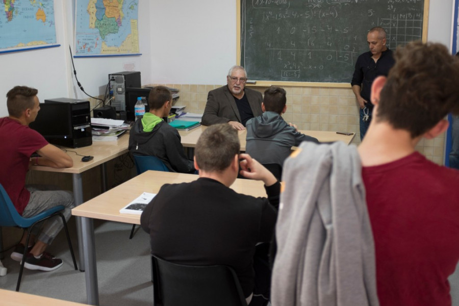 Los menores atendidos en el centro ‘La Zarza’ de Abanilla (Murcia) reciben la visita del escritor Jorge Bucay. Murcia. Fundación Diagrama 2018. 