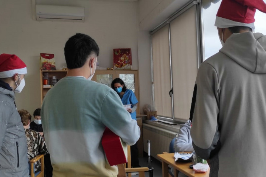 Dos jóvenes y un educador de Monteledo visitan la Residencia de Taboadela