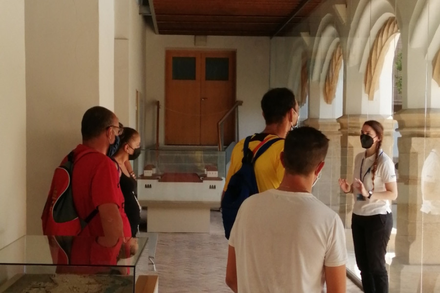 El Museo de Las Claras de Murcia abre sus puertas a las personas atendidas en el centro ‘Heliotropos’ de Murcia