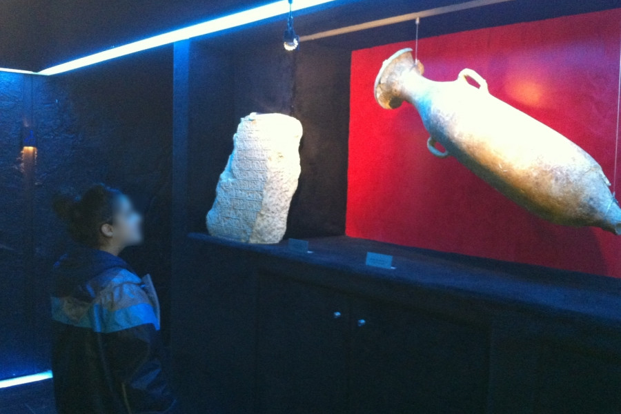 Jóvenes del Centro de Día ‘Cantabria’ visitan el Museo de Prehistoria y Arqueología de la Región