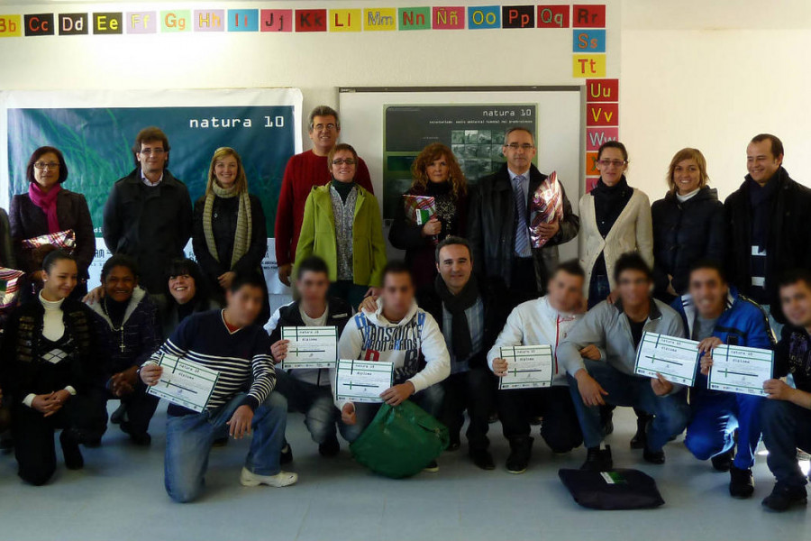 Entrega de diplomas a los jóvenes voluntarios del Proyecto Natura-10, de Fundación Diagrama y Obra Social CAM