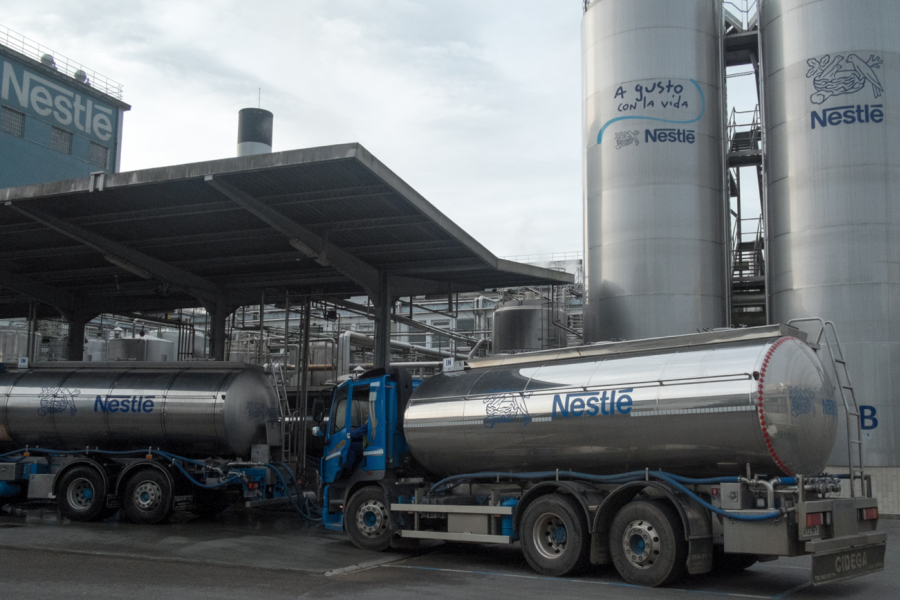 Visita de menores de Medio Abierto Santander a Nestlé. Fundación Diagrama.