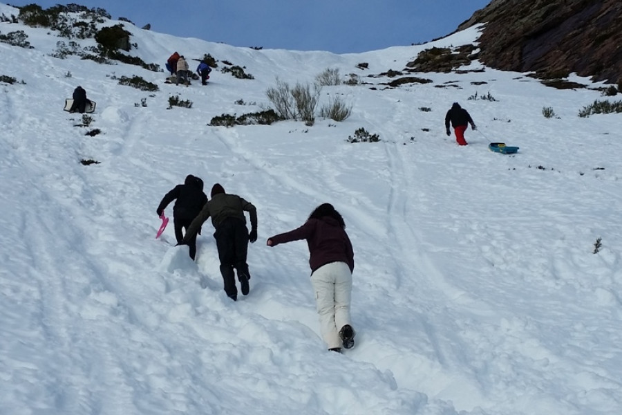 Menores de 'El Acebo' visitan la estación de esquí-montaña Alto Campoo