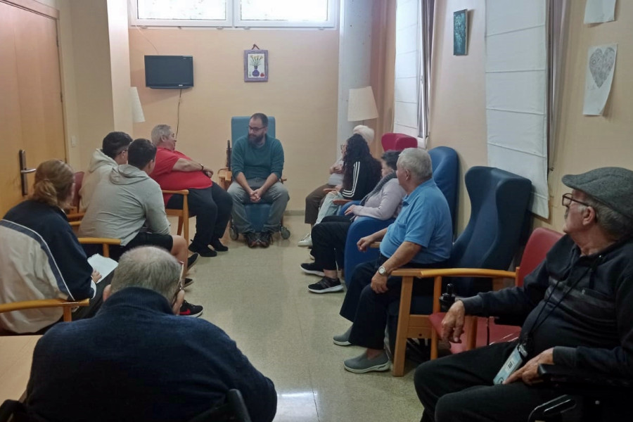 Sesión de historias de vida con menores y mayores