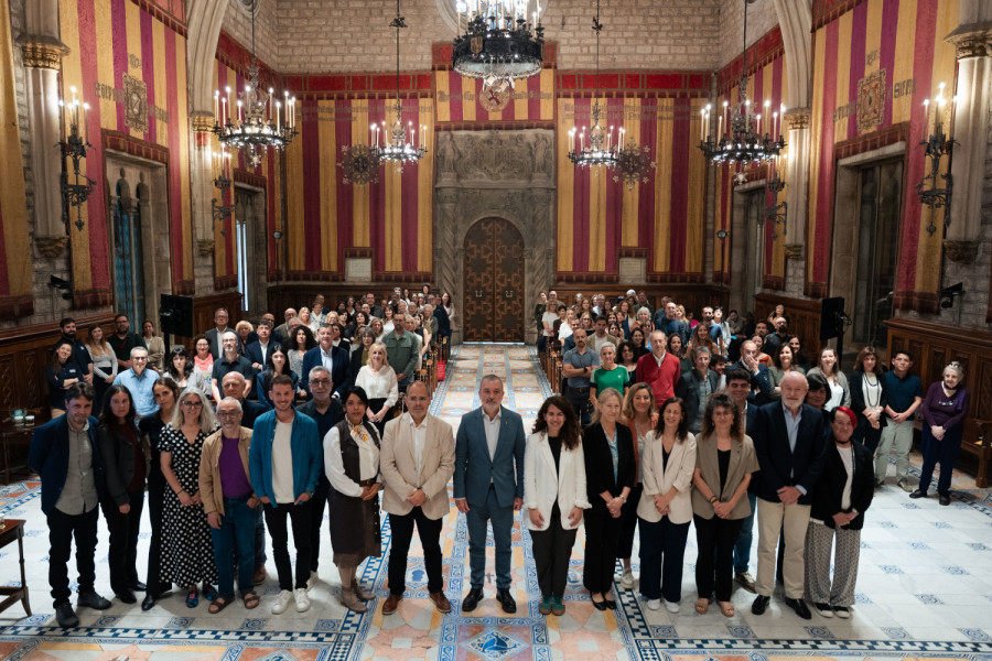 Presentación del ‘Pacte de ciutat contra les soledatS 2026-2030’ del Ayuntamiento de Barcelona