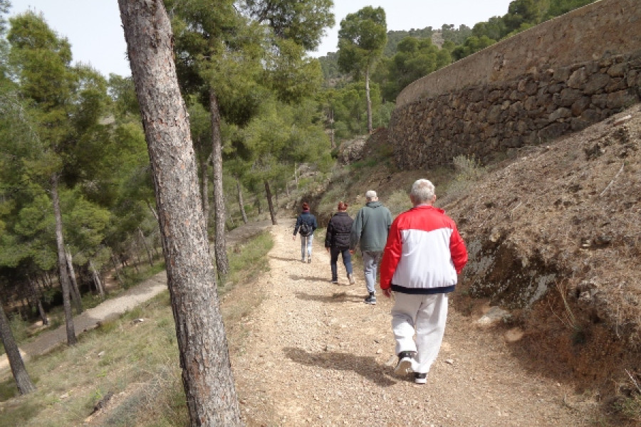 Las personas atendidas en la Residencia ‘Altavida’ de Abanilla recorren algunos de los enclaves naturales más representativos de la Región de Murcia