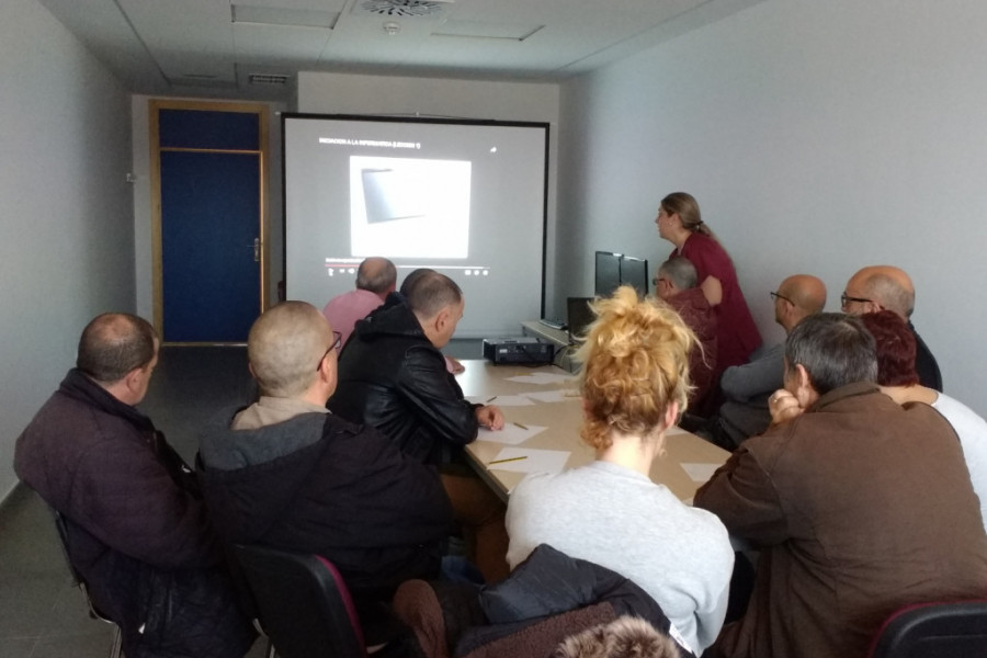 Las personas atendidas en la residencia ‘Altavida’ de Abanilla participan en un taller de informática dentro del programa de formación ocupacional. Fundación Diagrama. Murcia 2019. 