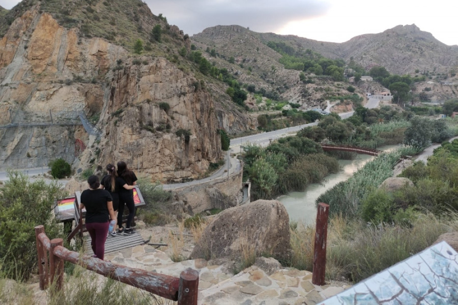 Las personas jóvenes atendidas en el hogar ‘Las Palmeras’ de Murcia descubren el patrimonio natural del Valle de Ricote