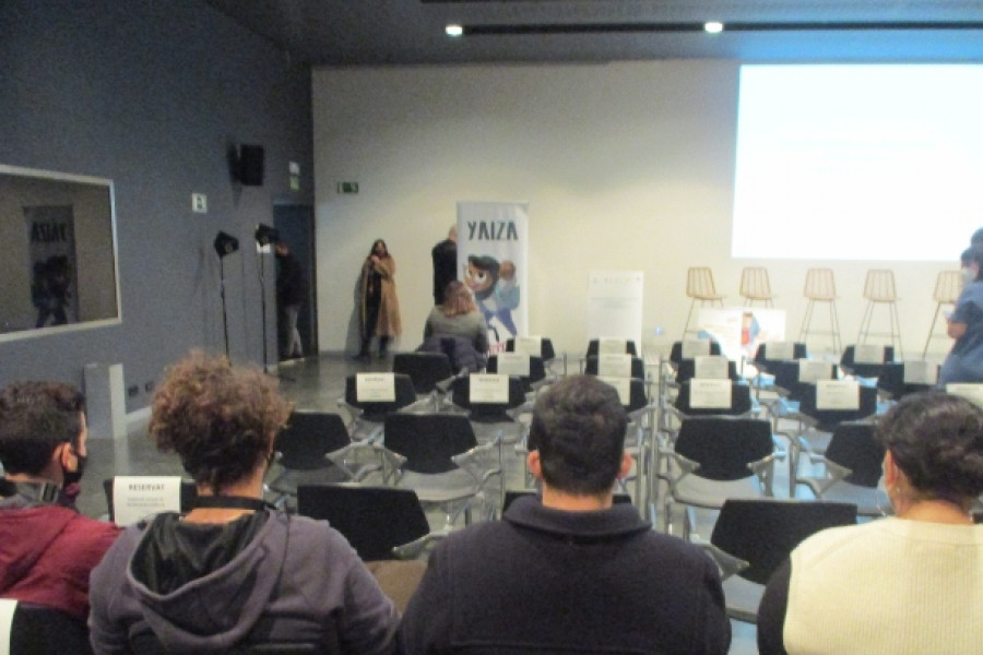 Personas jóvenes atendidas en la residencia ‘Anassim’ acuden a la presentación de la Estrategia Valenciana de Infancia y Adolescencia 2022-2026