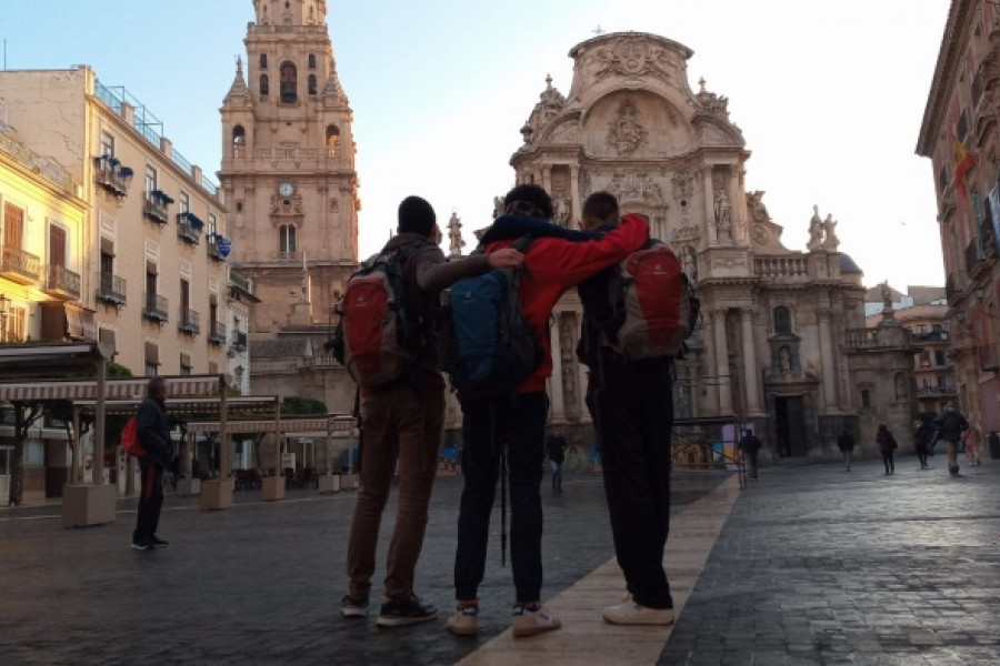 Las personas menores atendidas en el centro ‘Las Moreras’ de Murcia completan el Camino de Levante entre Orihuela y Caravaca de la Cruz.