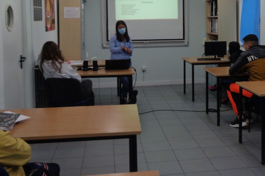 Las personas menores atendidas en el Centro Socioeducativo Juvenil de Maliaño (Camargo) inician un programa de prevención de la violencia de género. Fundación Diagrama. Cantabria 2022.