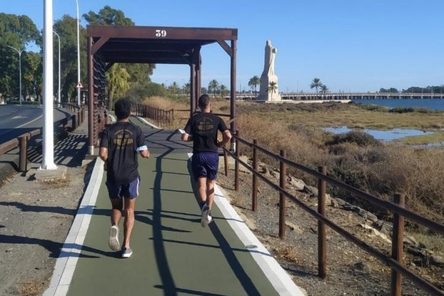 Las personas menores atendidas en el centro ‘Odiel’ de Huelva realizan numerosas actividades deportivas por la ciudad