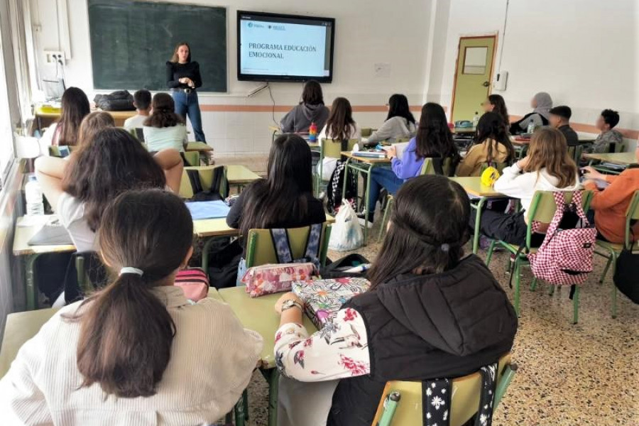 Uno de los talleres desarrollados en un centro educativo de Melilla