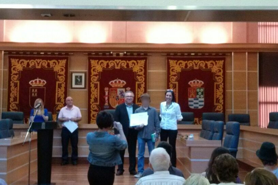 Un menor atendido en el hogar ‘Arrui Alea’ gana un premio de poesía en el certamen literario de Secundaria de Molina de Segura (Murcia)