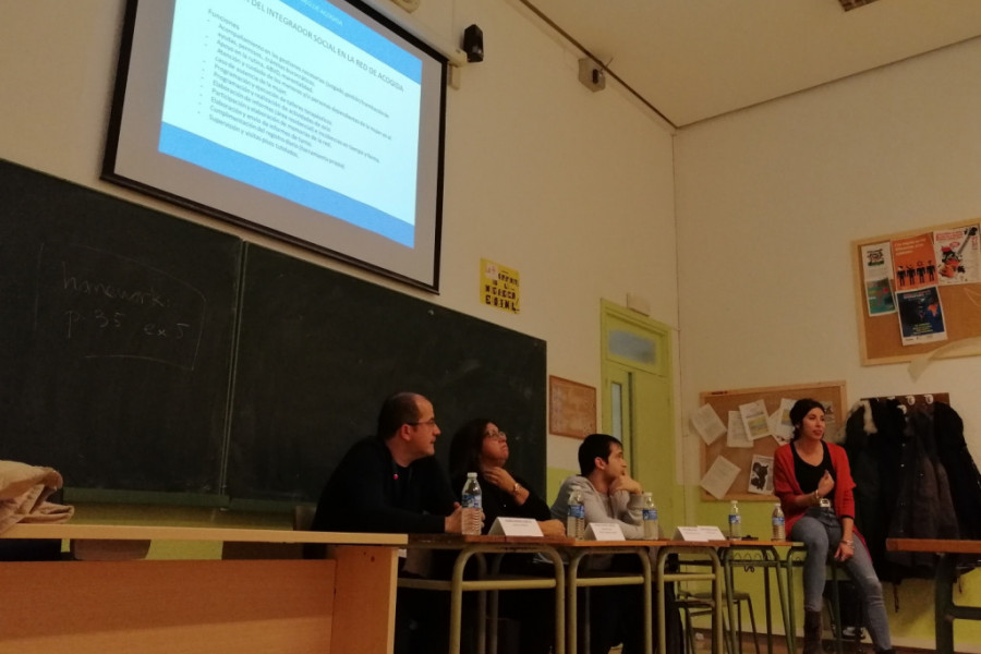 Una profesional de la Red de Atención a Víctimas de Violencia de Género en Cantabria participa en un encuentro con alumnos de Integración Social del IES Santa Clara de Santander. Fundación Diagrama. Cantabria 2020. 