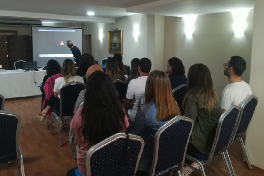 Profesionales del centro ‘Ciudad de Melilla’ realizan un curso de formación para prevenir e identificar posibles casos de radicalización. Fundación Diagrama. Melilla 2019. 