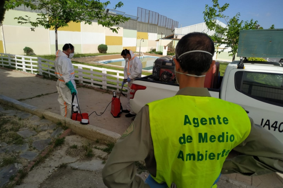 Profesionales del Plan INFOCA realizan labores de desinfección en el centro de internamiento ‘Las Lagunillas’ de Jaén. Fundación Diagrama. Andalucía 2020. 
