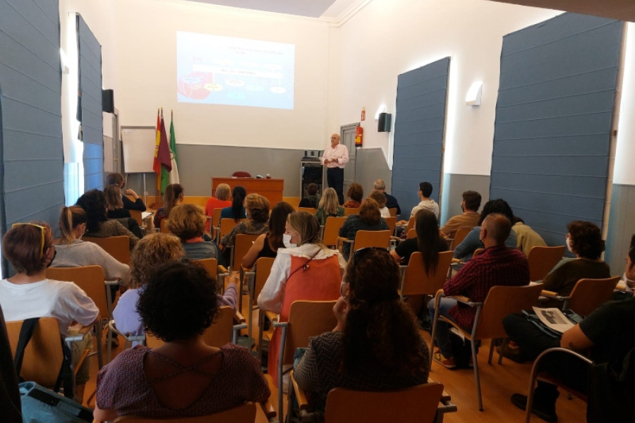 Profesionales del Servicio Integral de Medio Abierto de Málaga completan un curso de formación sobre el ámbito de las adicciones. Fundación Diagrama. Andalucía 2022