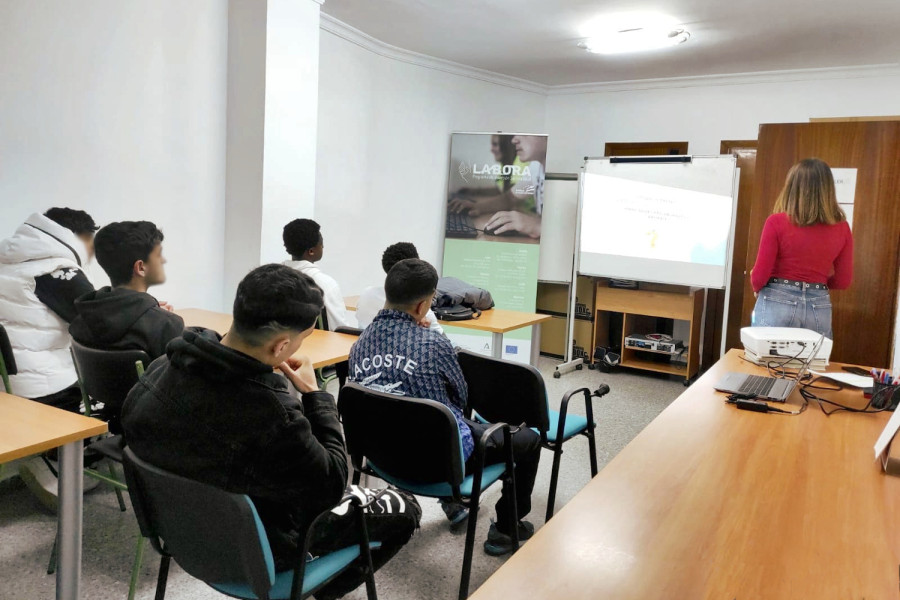 Taller de publicidad sexista en el Programa Labora