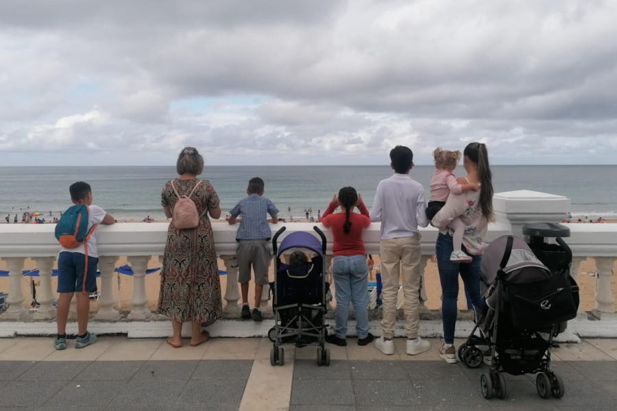 Ocho personas usuarias de la Red de Atención a Víctimas de Violencia de Género en Cantabria visitan Santander en una salida de ocio familiar