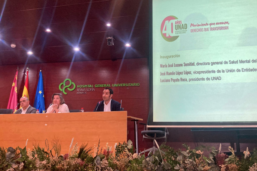 Luciano Poyato, María José Lozano y José Ramón López, en la mesa inaugural