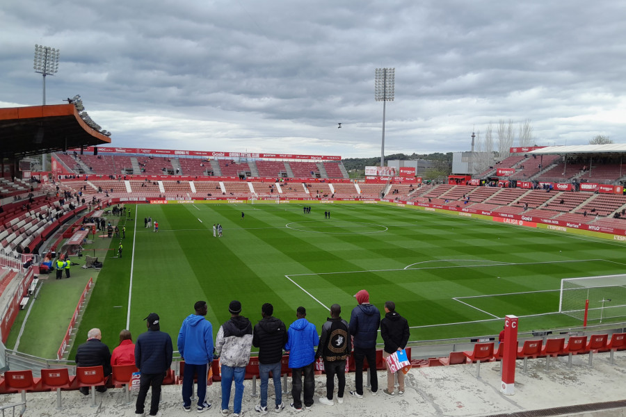 Menores atendidos en el SPAAI ‘Ullals III’ de Ulldecona (Tarragona) visitan Girona y asisten a un partido del equipo de fútbol local