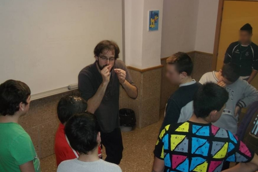 Los menores del Centro Campanar de Valencia reciben formación teatral para desarrollar la personalidad y potenciar el autoconocimiento