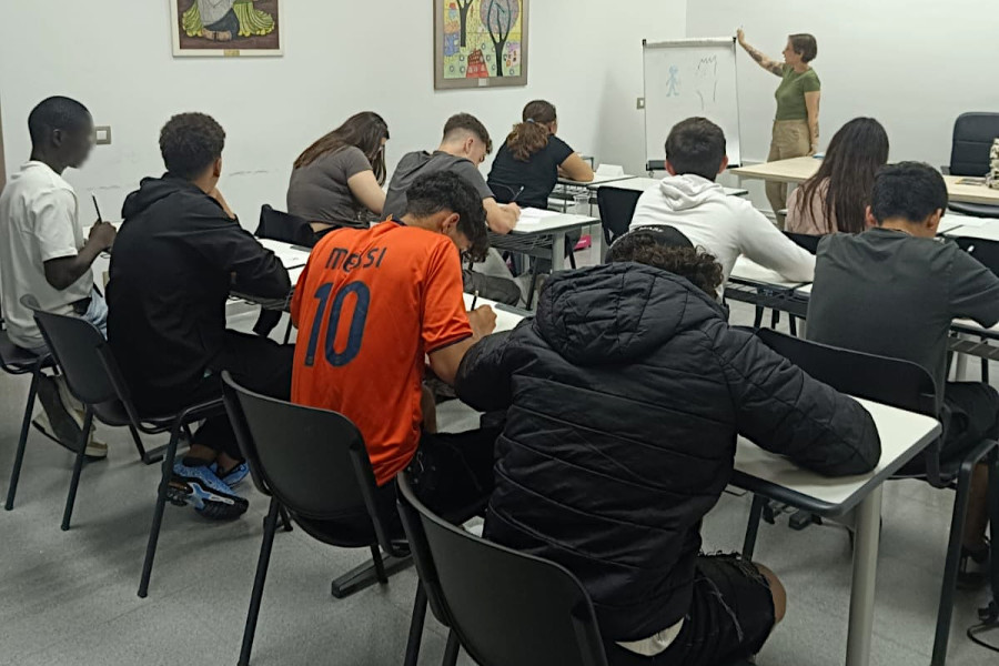 Jóvenes durante el taller