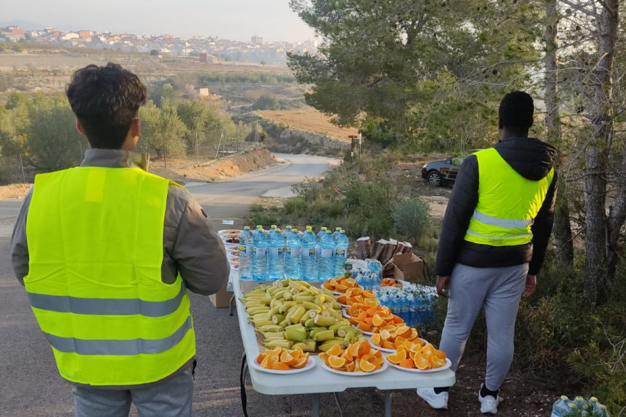 Dos de los jóvenes voluntarios de Anassim