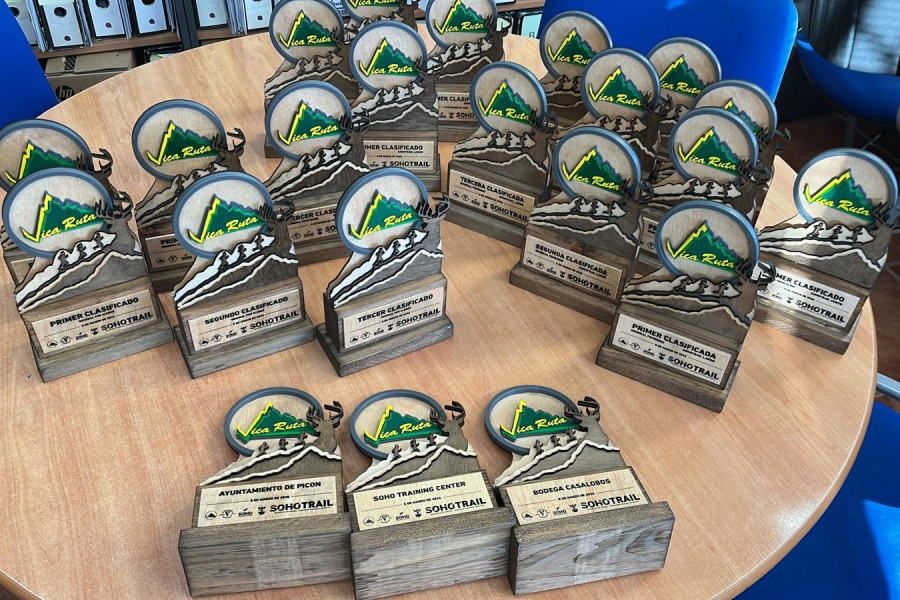 Trofeos elaborados en el taller de carpintería de La Cañada