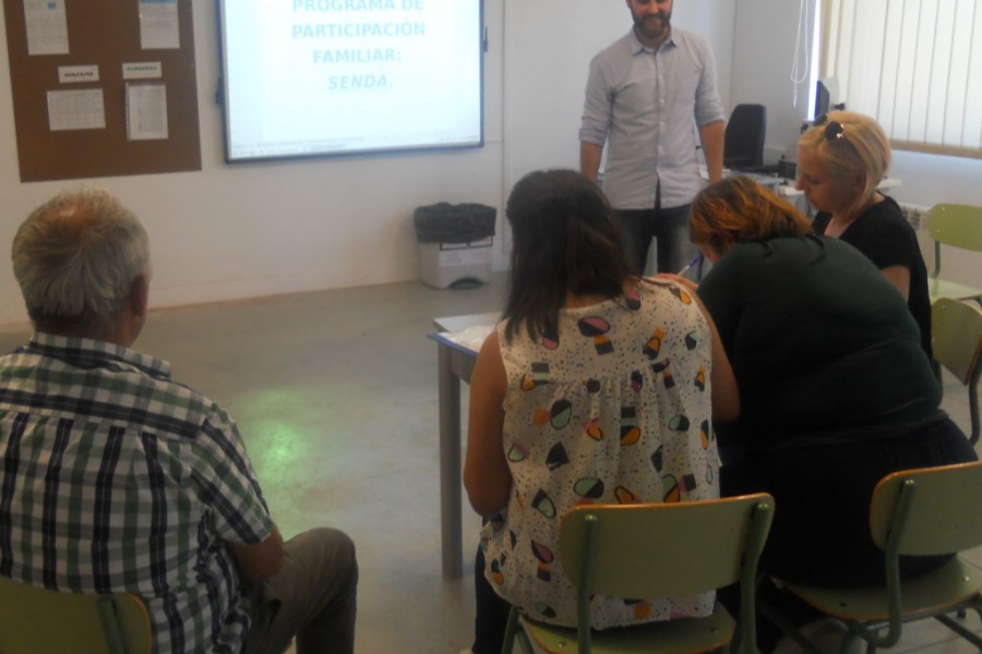 Última sesión del Proyecto Senda de Participación Familiar. Familias de menores del centro 'Montefiz' y 'Monteledo' de Ourense. Fundación Diagrama 2017.